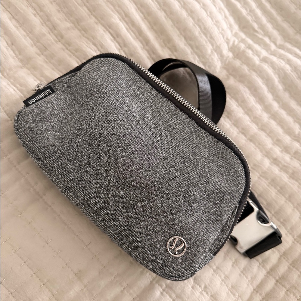 lululemon athletica Silver-Glitter Textured Belt Bag